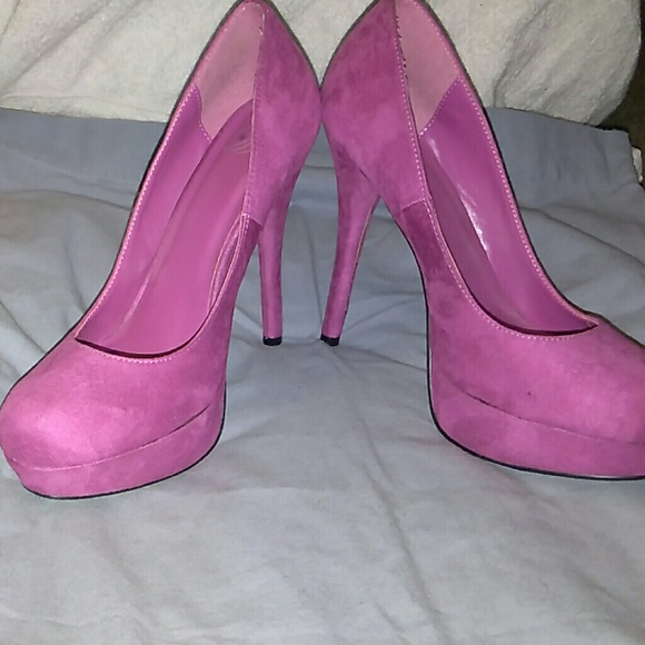 Heels - Picture 1 of 5